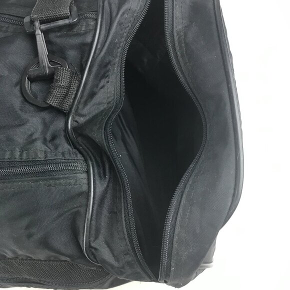 Wilson Unisex Duffle Bag Black/Maroon Nylon Sports Shoulder Strap Zipper Pocket - Picture 9 of 14